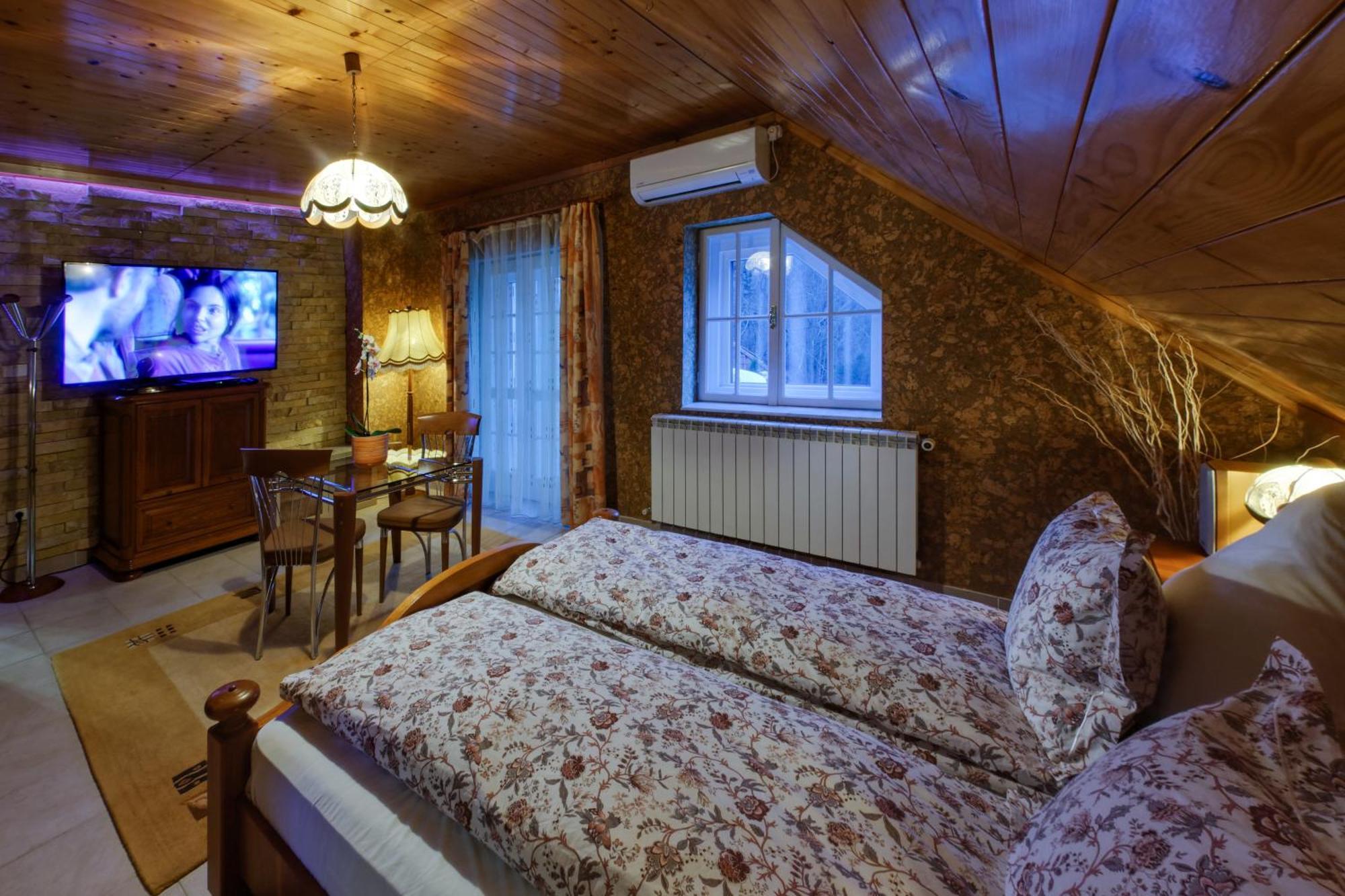 Club-Austria Residence (Adults Only) Busteni Exterior photo