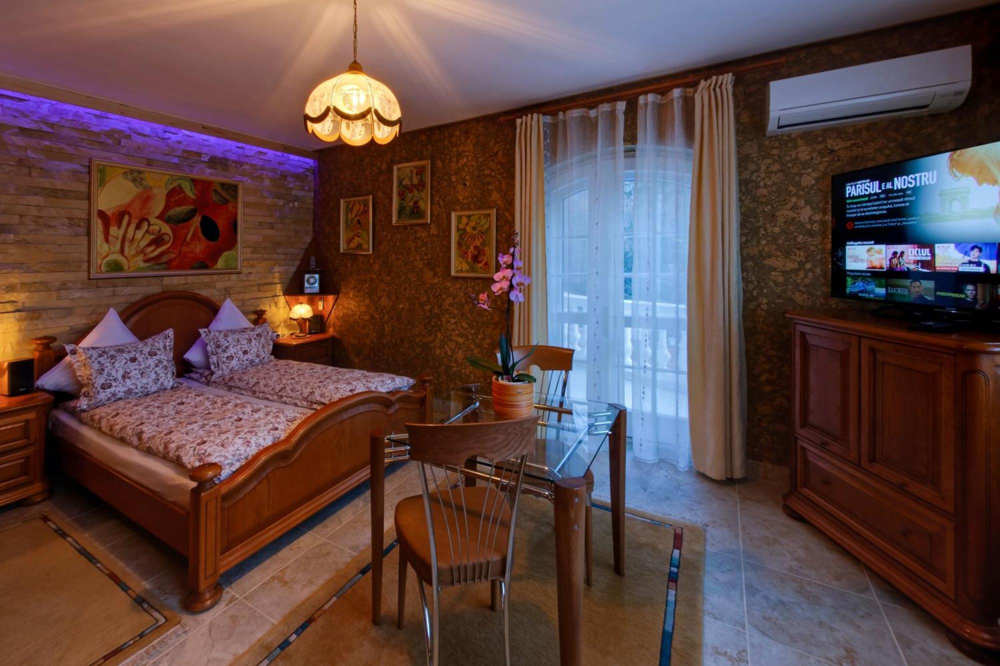 Club-Austria Residence (Adults Only) Busteni Exterior photo