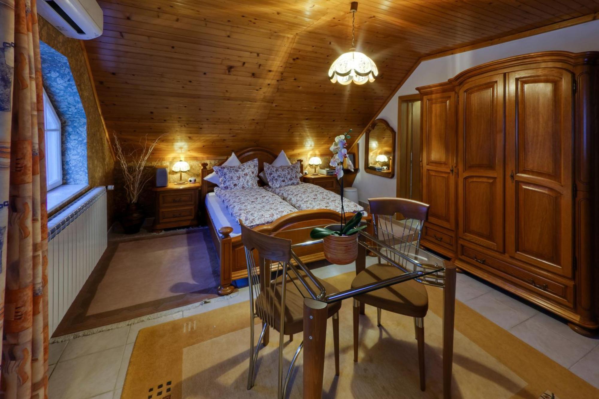 Club-Austria Residence (Adults Only) Busteni Exterior photo