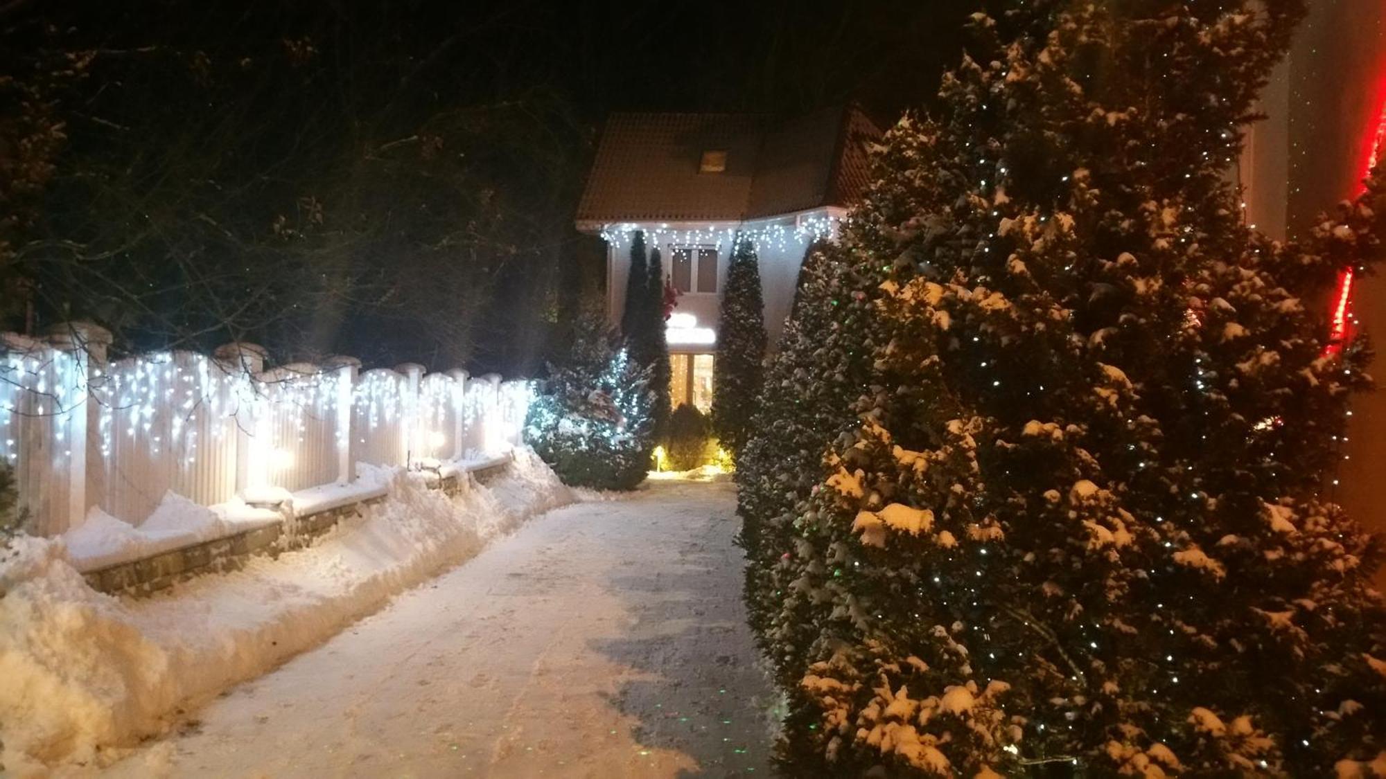 Club-Austria Residence (Adults Only) Busteni Exterior photo