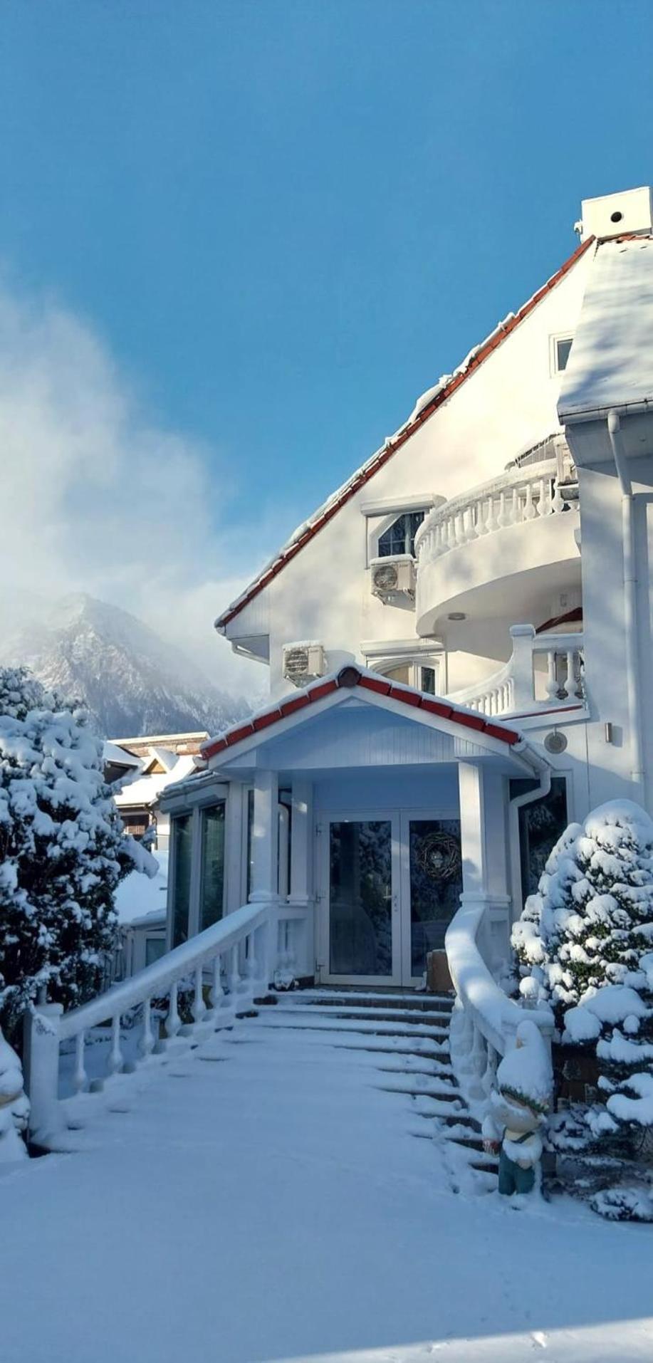 Club-Austria Residence (Adults Only) Busteni Exterior photo